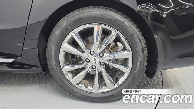 Kia Canival 2019 — photo 7