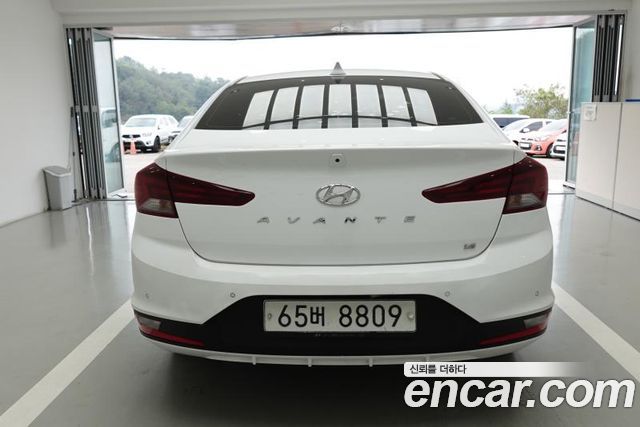 Hyundai AVANTE 2019 — photo 5