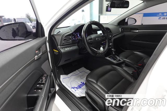 Hyundai AVANTE 2019 — photo 10