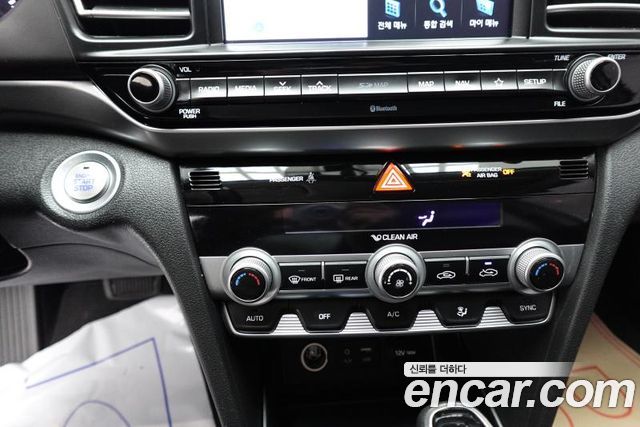 Hyundai AVANTE 2019 — photo 12