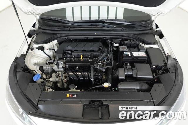 Hyundai AVANTE 2019 — photo 20