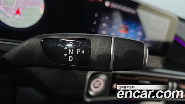 Mercedes-Benz EQC 2020 — photo 12