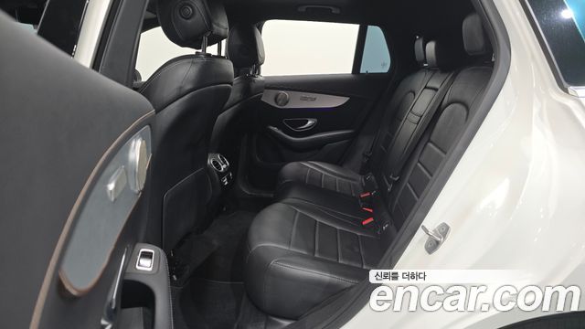 Mercedes-Benz EQC 2020 — photo 18