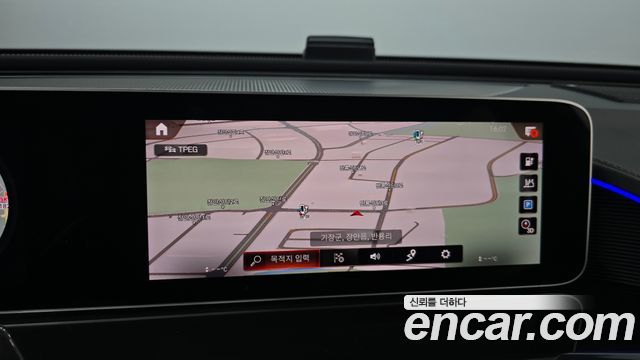 Mercedes-Benz EQC 2020 — photo 20