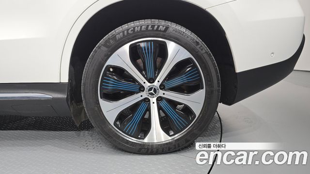 Mercedes-Benz EQC 2020 — photo 7