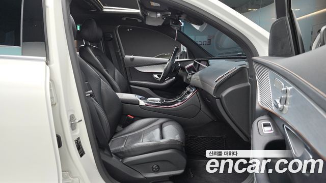 Mercedes-Benz EQC 2020 — photo 16