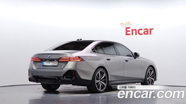 BMW 5-Series 2026 — photo 2