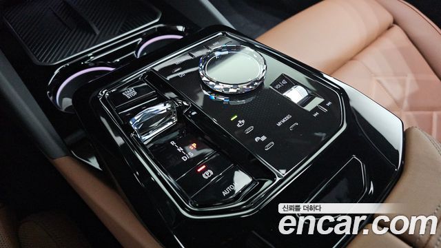BMW 5-Series 2026 — photo 12