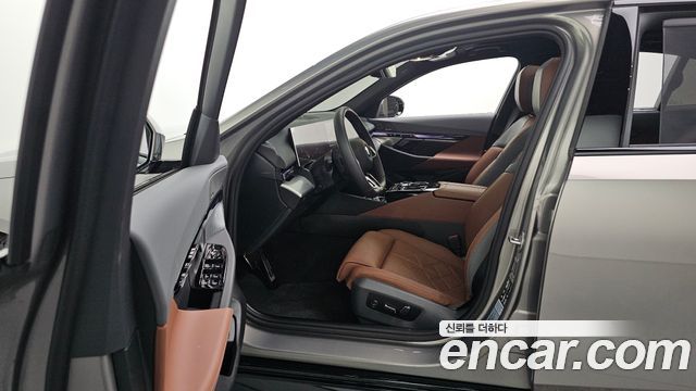 BMW 5-Series 2026 — photo 13