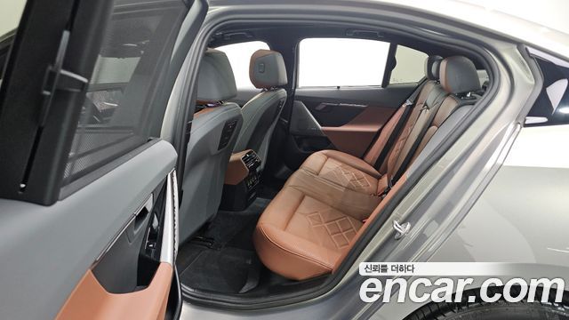 BMW 5-Series 2026 — photo 17