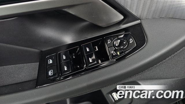 BMW 5-Series 2026 — photo 29