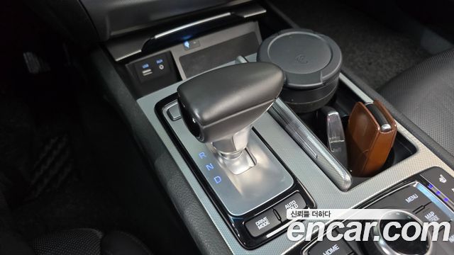 Genesis G80 2017 — photo 9