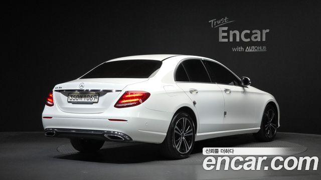Mercedes-Benz E-Class 2020 — photo 2