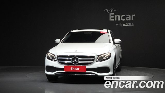 Mercedes-Benz E-Class 2020 — photo 3