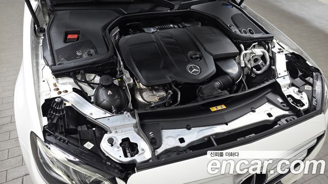 Mercedes-Benz E-Class 2020 — photo 6