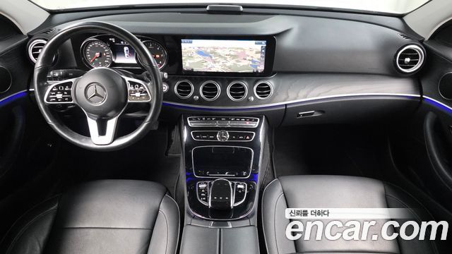 Mercedes-Benz E-Class 2020 — photo 10