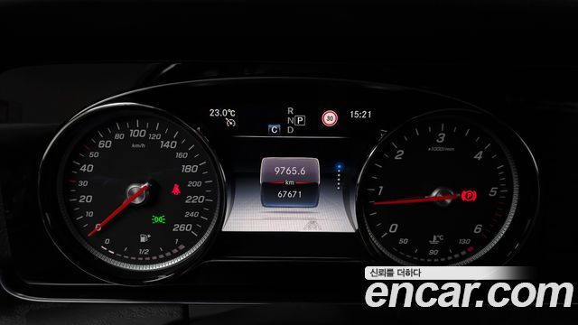 Mercedes-Benz E-Class 2020 — photo 11