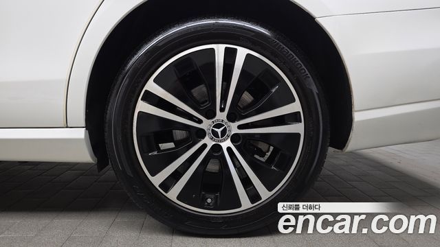 Mercedes-Benz E-Class 2020 — photo 7
