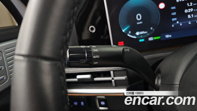 Hyundai Santafe 2024 — photo 38