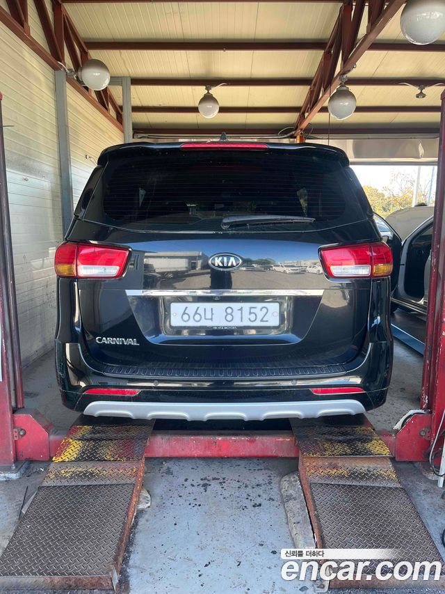 Kia Canival 2015 — photo 2