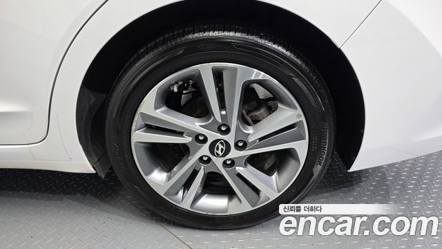 Hyundai AVANTE 2016 — photo 5