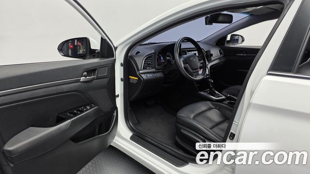 Hyundai AVANTE 2016 — photo 10