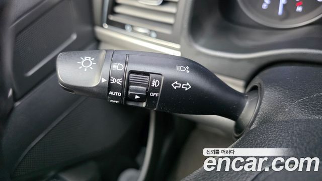 Hyundai AVANTE 2016 — photo 18