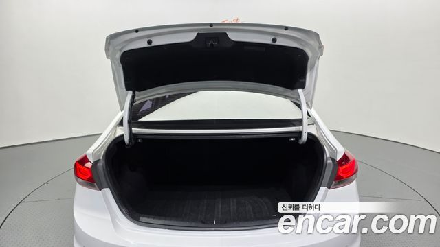 Hyundai AVANTE 2016 — photo 20