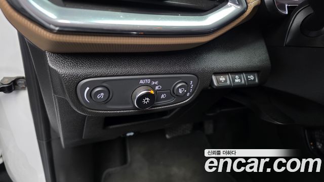 Chevrolet Korea Trailblazer 2022 — photo 28