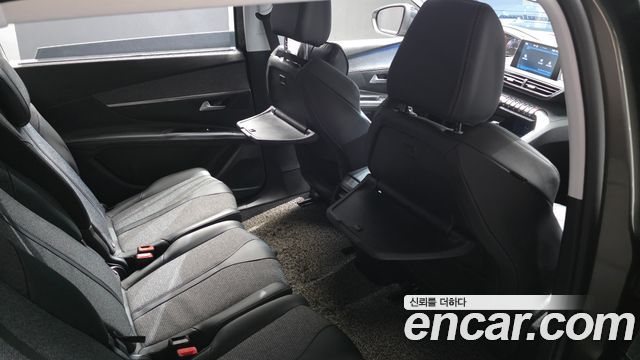 Peugeot 5008 2020 — photo 24