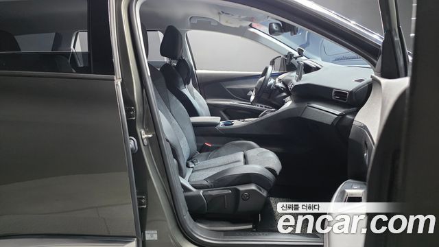 Peugeot 5008 2020 — photo 16