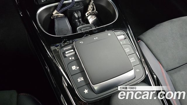 Mercedes-Benz A-Class 2020 — photo 12