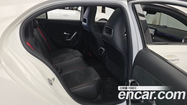 Mercedes-Benz A-Class 2020 — photo 17