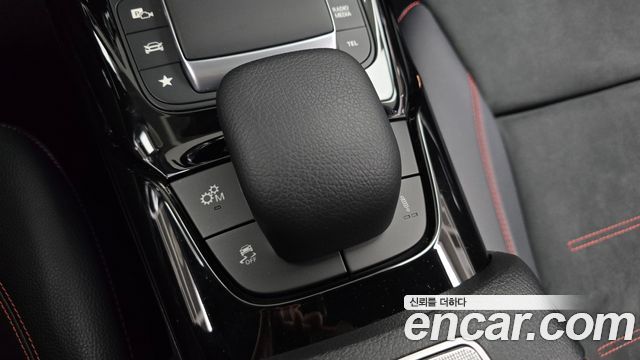 Mercedes-Benz A-Class 2020 — photo 26