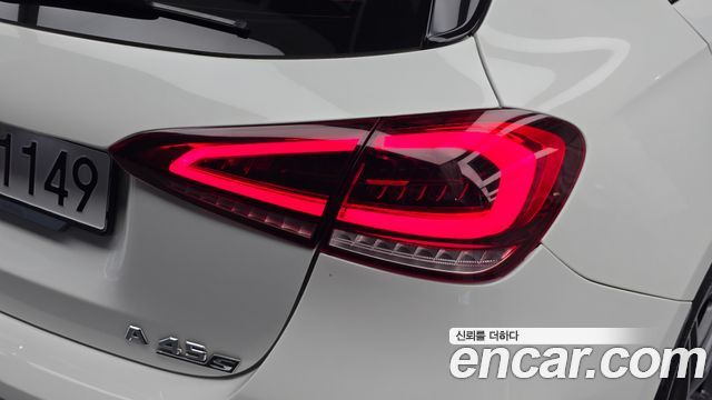 Mercedes-Benz A-Class 2020 — photo 9