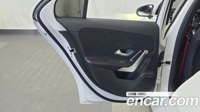 Mercedes-Benz A-Class 2020 — photo 15