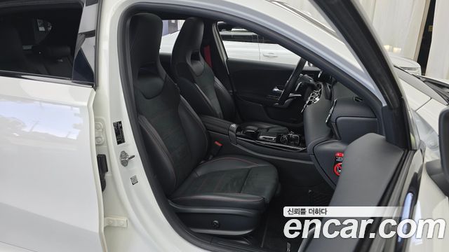 Mercedes-Benz A-Class 2020 — photo 16