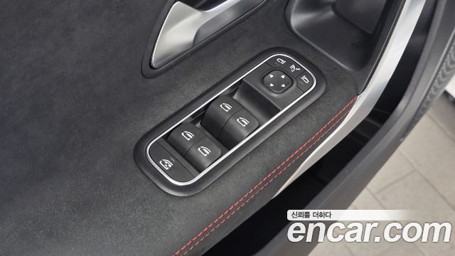 Mercedes-Benz A-Class 2020 — photo 28