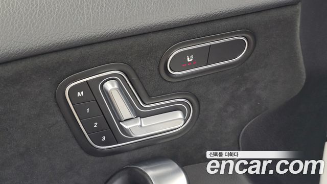 Mercedes-Benz A-Class 2020 — photo 29