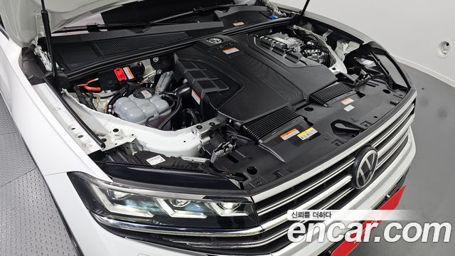 Volkswagen Touareg 2024 — photo 6