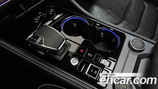 Volkswagen Touareg 2024 — photo 9