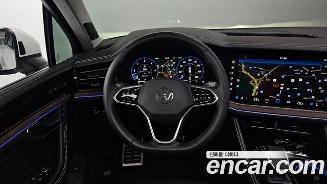 Volkswagen Touareg 2024 — photo 12