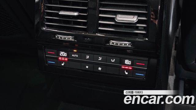 Volkswagen Touareg 2024 — photo 17