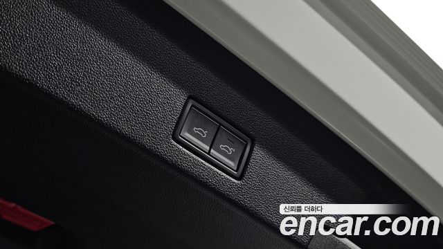 Volkswagen Touareg 2024 — photo 20