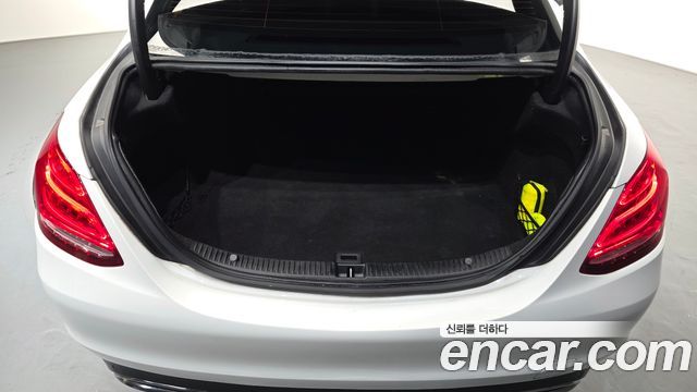 Mercedes-Benz C-Class 2016 — photo 17