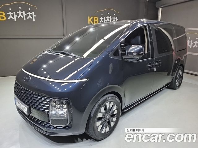 Hyundai Staria 2022 — photo 1