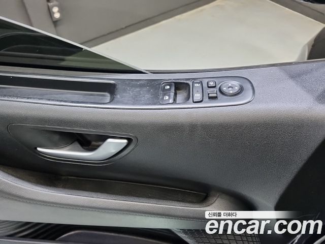 Hyundai Staria 2022 — photo 7