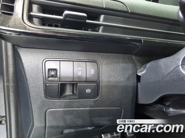 Hyundai Staria 2022 — photo 8