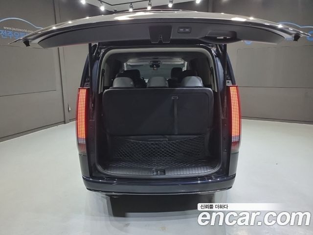 Hyundai Staria 2022 — photo 18