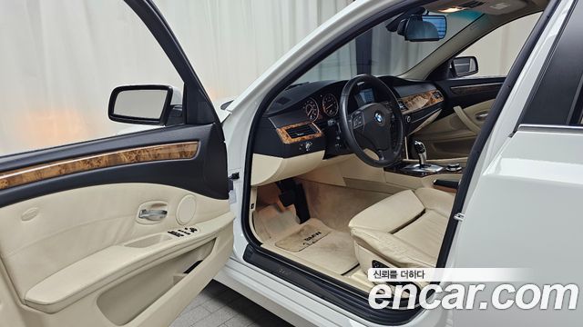 BMW 5-Series 2008 — photo 13
